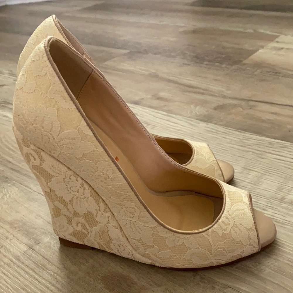 Wedding / Bridal Lace high heel shoes